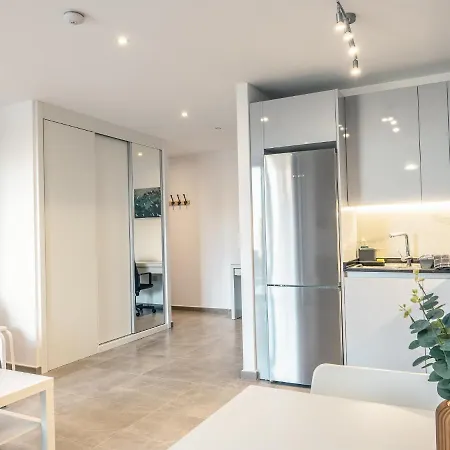 Apartment Brand New Near The Beach,