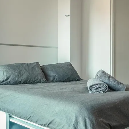 Apartment Brand New Near The Beach,